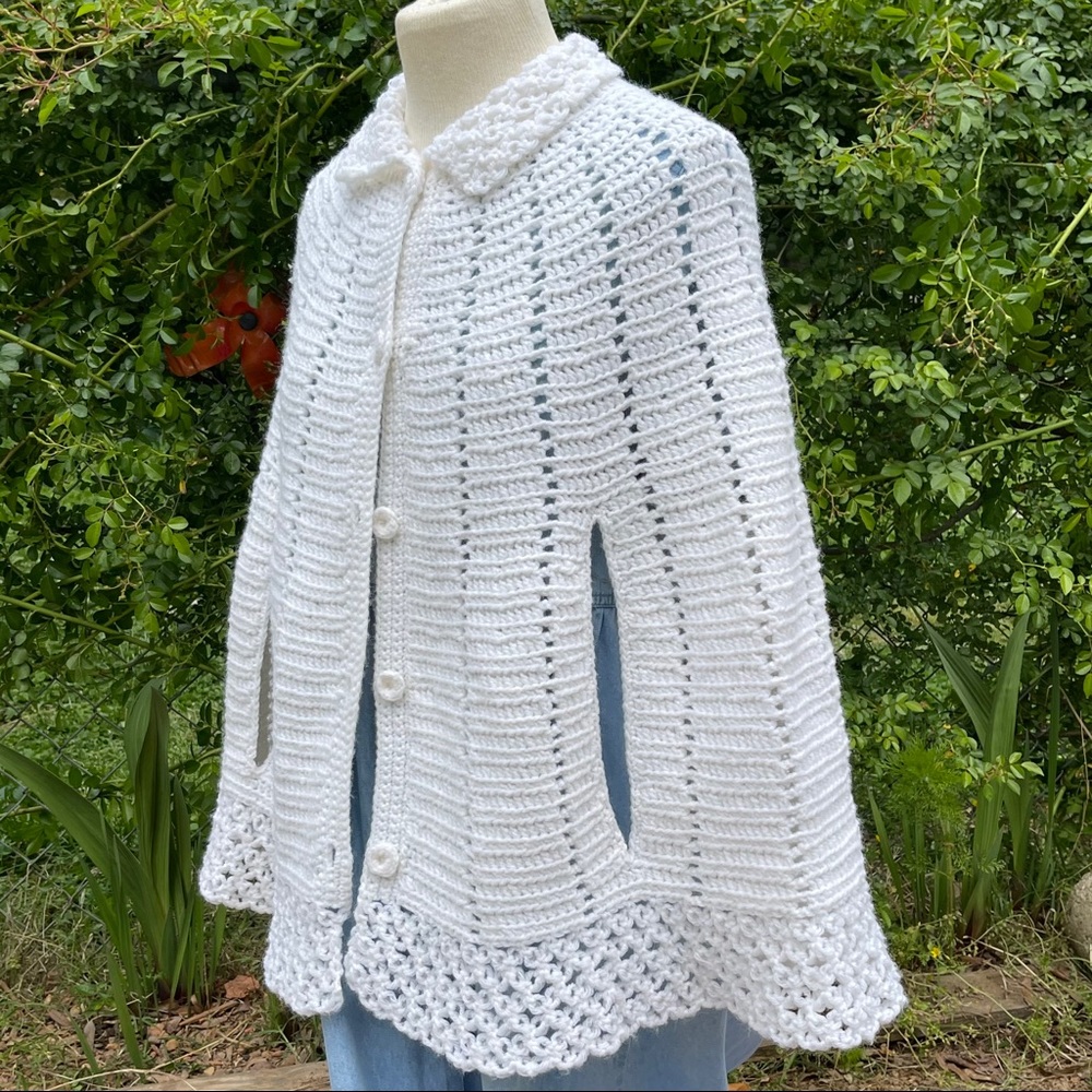 70s Crochet Poncho Sweater with Peter Pan Collar covered buttons - Picture 5 of 16